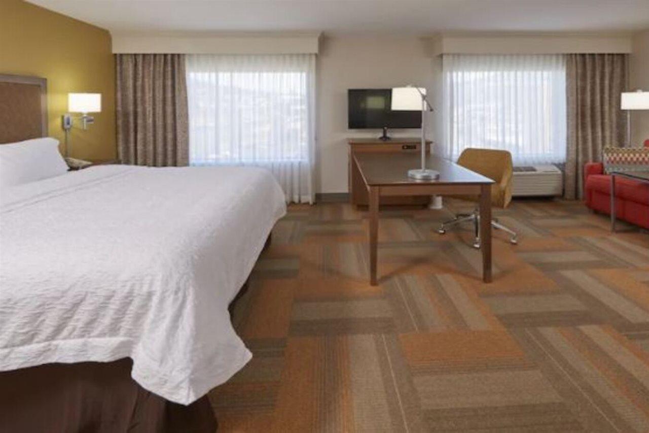 Hampton Inn & Suites Hood River Exterior photo