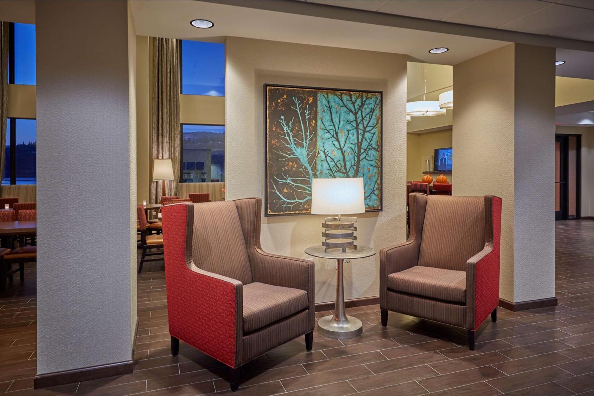 Hampton Inn & Suites Hood River Exterior photo