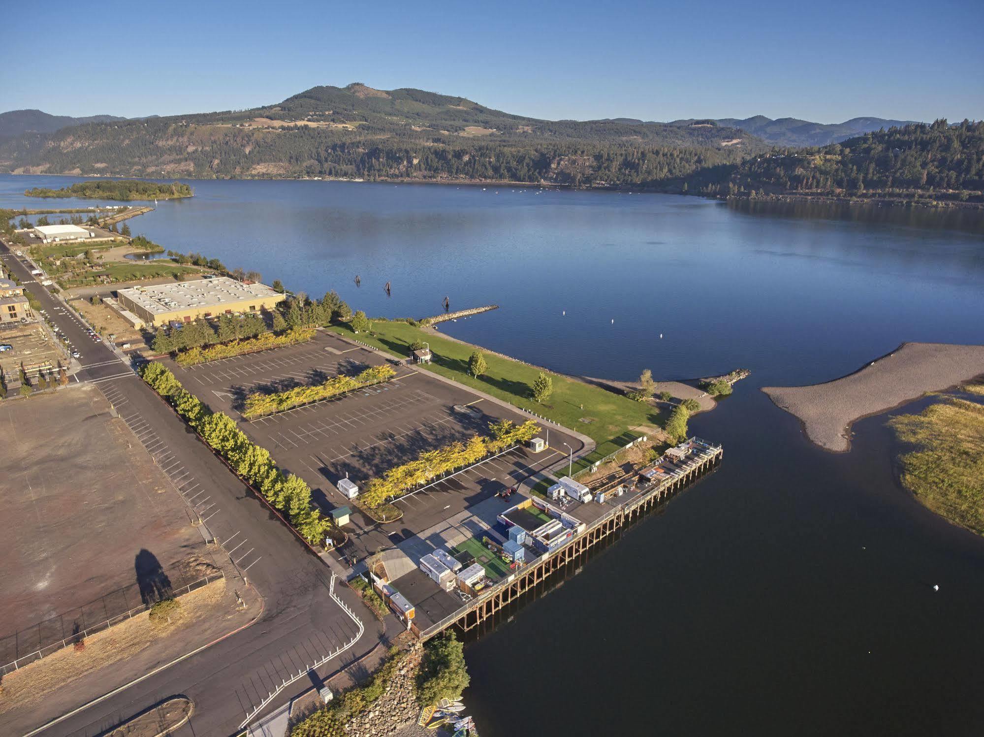 Hampton Inn & Suites Hood River Exterior photo
