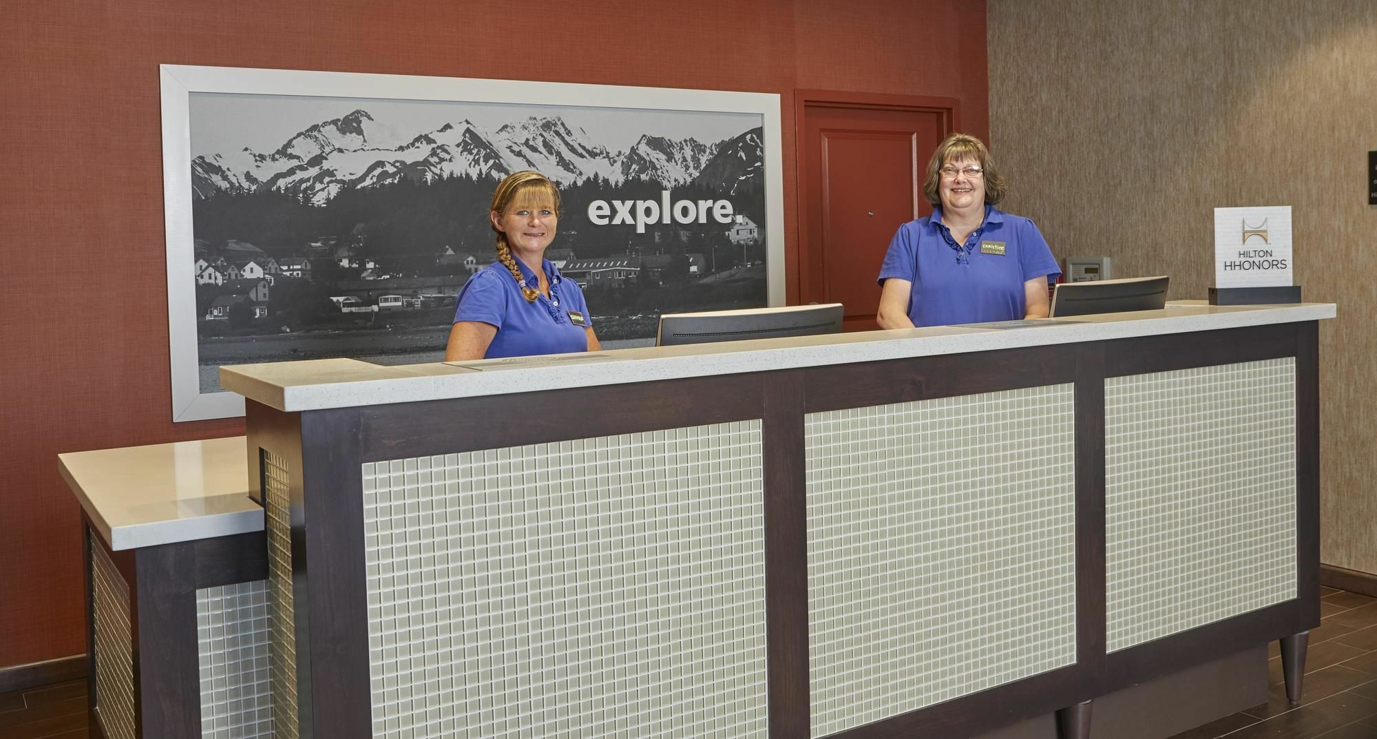 Hampton Inn & Suites Hood River Exterior photo